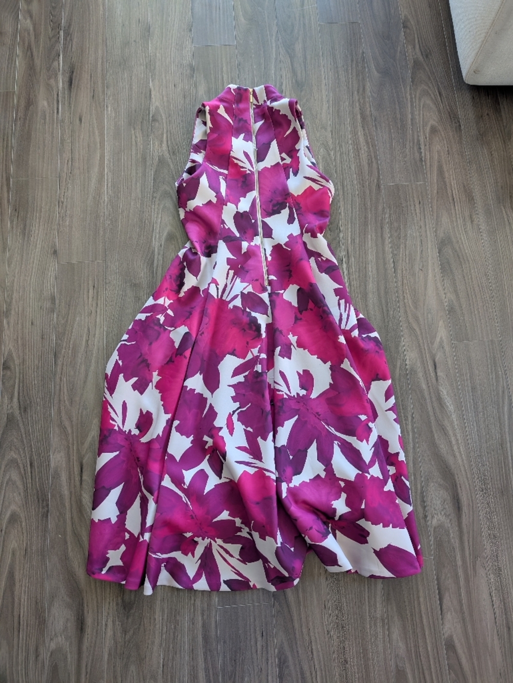 Calvin Klein Floral Fuchsia & White Fit-and-Flare, Midi Gareen Dress (Size 6) - Picture 4 of 6